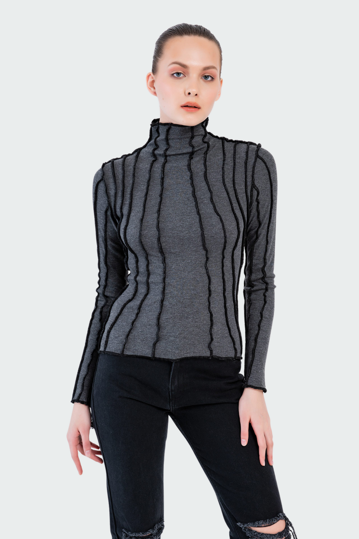 Anthracite contrast-piping mock neck top